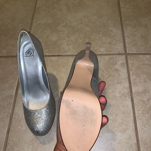 Special occasion silver glitter heels - Picture 3 of 3